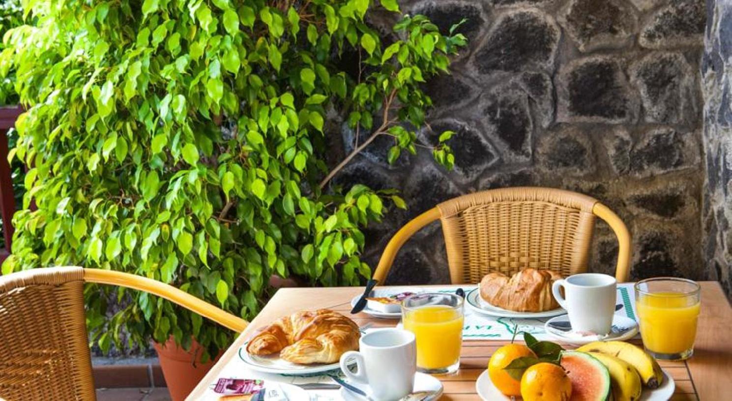 Apartamentos Centro Cancajos Playa Cancajos.- BreNa Baja  Ristorante foto